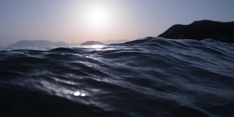 量子密钥分发网络：重塑云服务与企业通信安全的IT解决方案